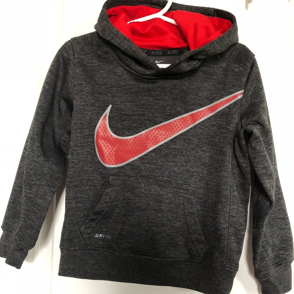 EUC Nike boys dri-fit sweatshirt 3t